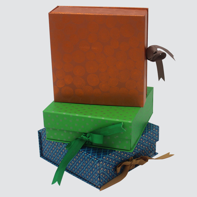 Eenvoudige vouw Gift Box Food Candle Chocolate Silk Ribbon Beautiful Box